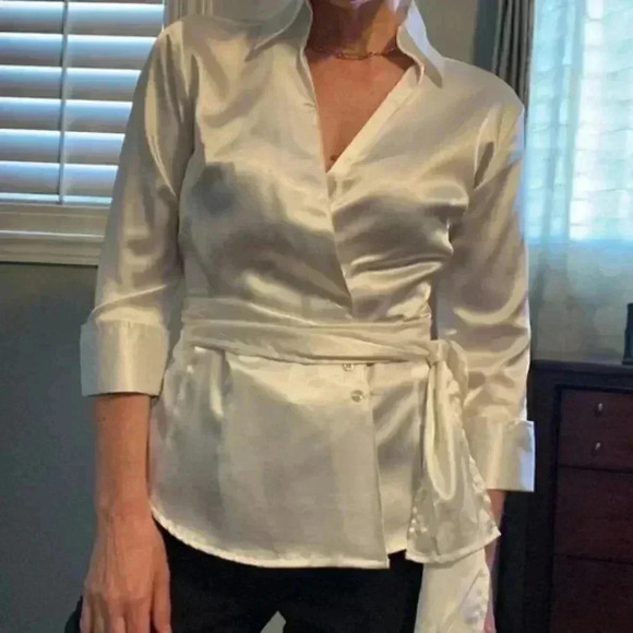 Suzy Shier Wrap Blouse White Satin V Neck 3/4 Sleeve Tie Waist Sash Belt XS - Picture 3 of 16